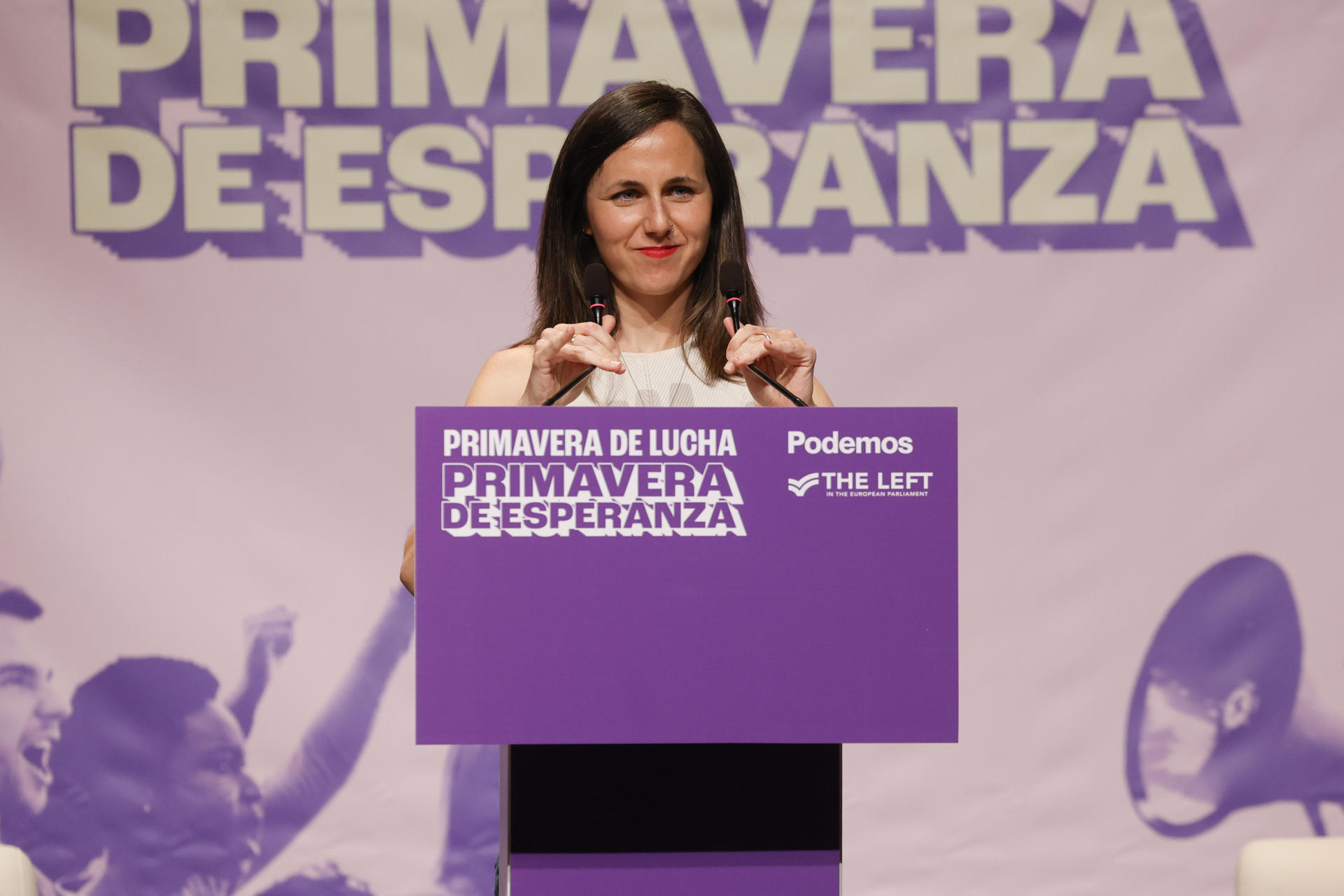 MADRID, 13/06/2026.- La líder de Podemos, Ione Belarra (c), participa en un acto organizado por su partido con el lema 'Primavera de lucha, primavera de esperanza', este sábado, en el Círculo de Bellas Artes. EFE/ Zipi Aragón