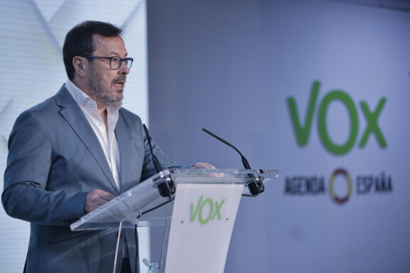 MADRID, 15/06/2026.- El portavoz de Vox, José Antonio Fúster, durante la rueda de prensa posterior a la reunión del Comité de Acción Política del partido este lunes en Madrid. EFE/ Marcos Villaoslada