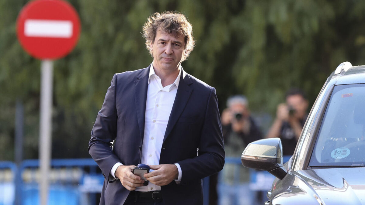 FOTODELDÍA BADAJOZ (ESPAÑA), 09/06/2026.- David Sánchez, hermano del presidente del Gobierno, a su llegada a la última sesión del juicio por su contratación en la Diputación de Badajoz, con la presentación de los últimos informes de las defensas. EFE/ Jero Morales