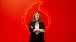 Julia Velasco,Vodafone