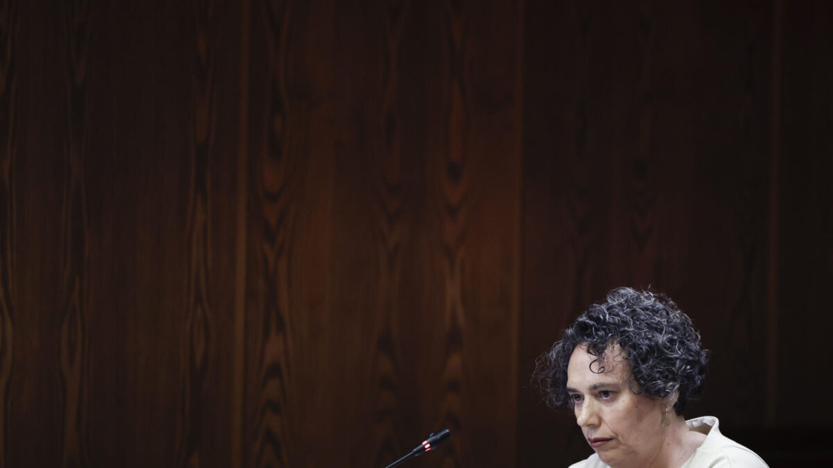 MADRID, 29/06/2026.- La secretaria del expresidente del Gobierno José Luis Rodríguez Zapatero, Gertrudis Alcázar, al inicio de su comparecencia en la comisión de investigación del Senado sobre la gestión de la Sociedad Estatal de Participaciones Industriales (SEPI) este lunes. EFE/ Sergio Pérez