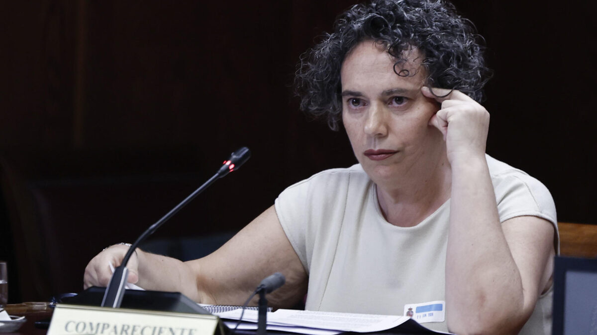 MADRID, 29/06/2026.- La secretaria del expresidente del Gobierno José Luis Rodríguez Zapatero, Gertrudis Alcázar, al inicio de su comparecencia en la comisión de investigación del Senado sobre la gestión de la Sociedad Estatal de Participaciones Industriales (SEPI) este lunes. EFE/ Sergio Pérez