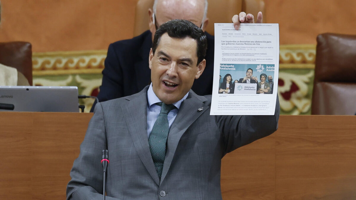 SEVILLA, 30/06/2026.- El presidente de la Junta de Andalucía en funciones y candidato a la reelección, Juanma Moreno, interviene durante la segunda jornada del Pleno de investidura en el Parlamento de Andalucía, este martes. EFE/José Manuel Vidal