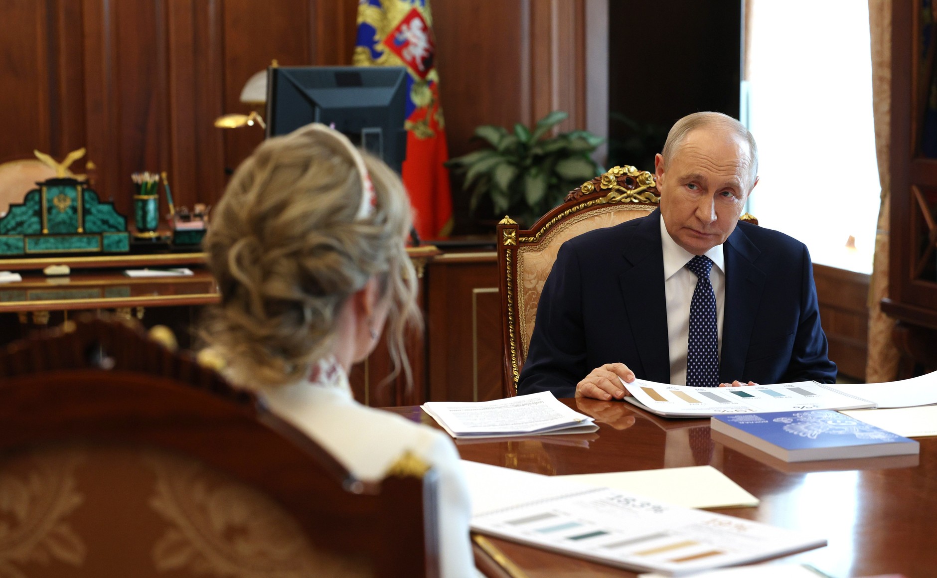Putin en la reunión con la Comisionada Presidencial para los Derechos del Niño, Maria Lvova-Belova.