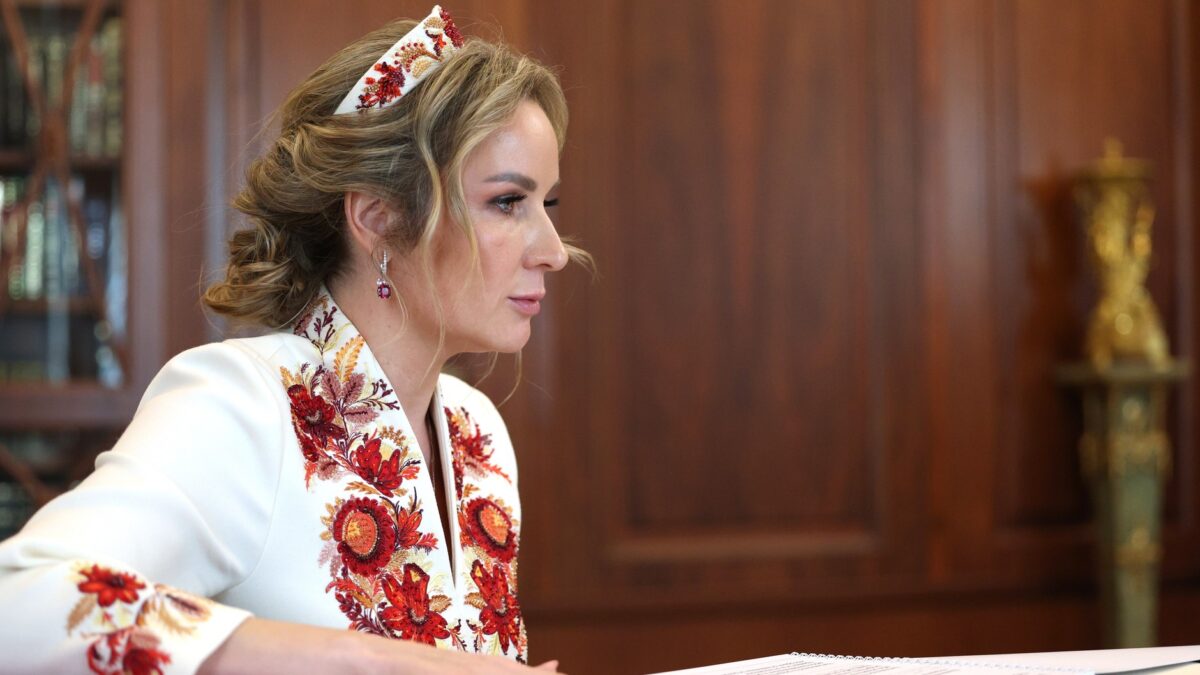 Putin en la reunión con la Comisionada Presidencial para los Derechos del Niño, Maria Lvova-Belova.