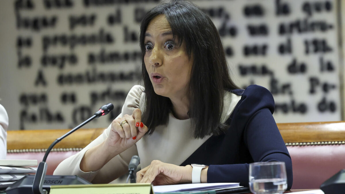 MADRID, 16/06/2026.- La directora general de la Guardia Civil, Mercedes González, interviene en su comparecencia, a petición del PP, ante la comisión de Interior, este martes en el Senado. González ha asegurado este martes que "jamás, nunca" ha participado "en ninguna trama o conspiración contra la Unidad Central Operativa (UCO)" ni contra su unidad contra la delincuencia económica ni contra ningún agente del cuerpo, "ni por influencia de la señora Leire Díez ni por nadie". EFE/ Kiko Huesca