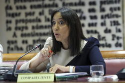 MADRID, 16/06/2026.- La directora general de la Guardia Civil, Mercedes González, interviene en su comparecencia, a petición del PP, ante la comisión de Interior, este martes en el Senado. González ha asegurado este martes que "jamás, nunca" ha participado "en ninguna trama o conspiración contra la Unidad Central Operativa (UCO)" ni contra su unidad contra la delincuencia económica ni contra ningún agente del cuerpo, "ni por influencia de la señora Leire Díez ni por nadie". EFE/ Kiko Huesca