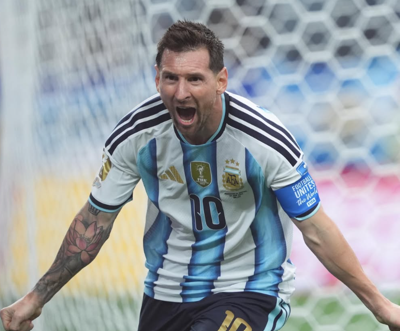 La Agencia Tributaria obliga a declarar las ventas de cromos del Mundial La Agencia Tributaria obliga a declarar las ventas de cromos del Mundial