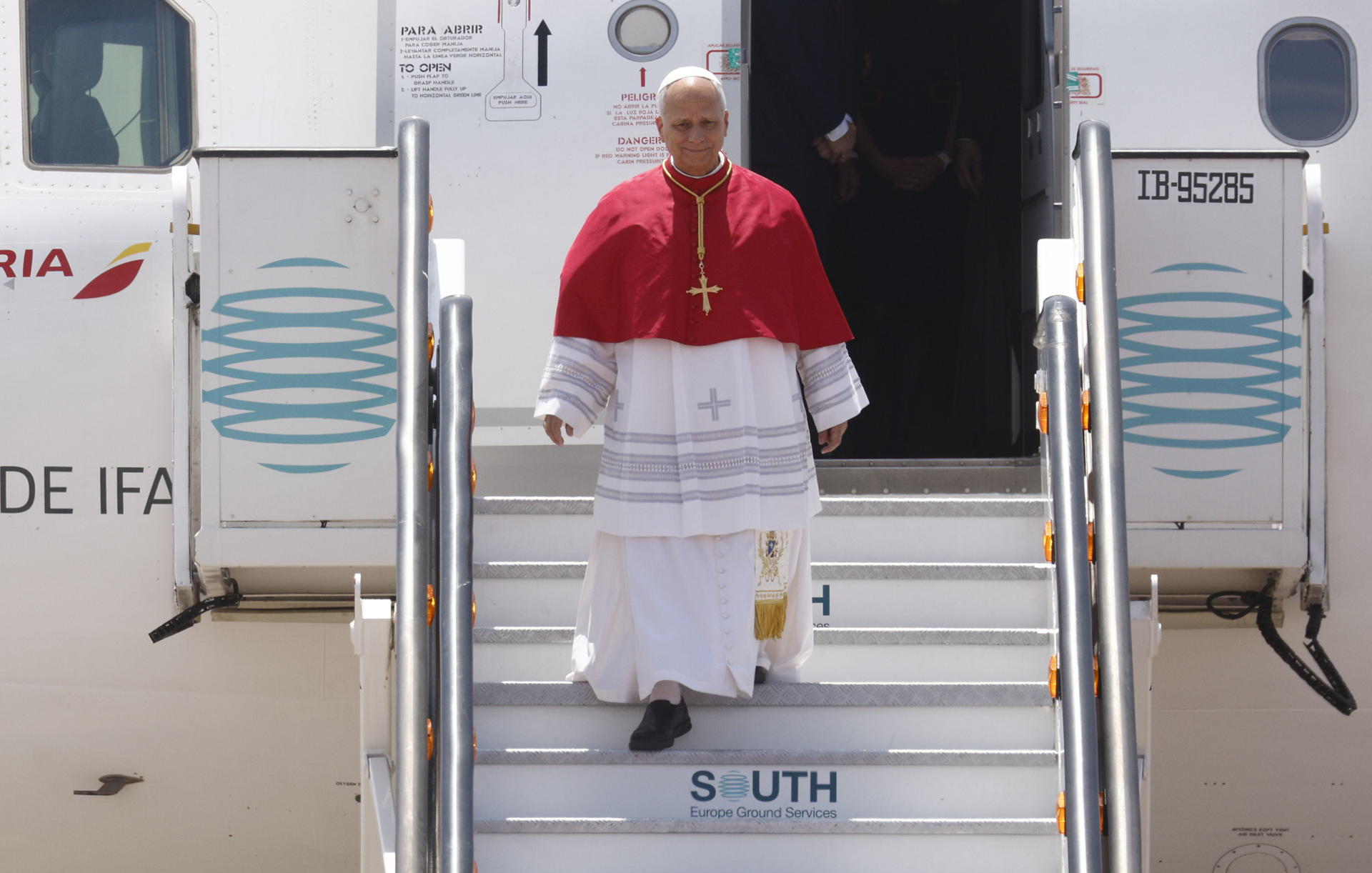 BARCELONA, 09/06/2026.- El papa León XIV a su llegad aal aeropuerto de El Prat en Barcelona, este martes. EFE/ Quique García