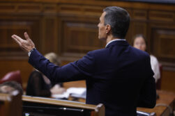 MADRID, 17/06/2026.- El presidente del Gobierno, Pedro Sánchez, durante su intervención en el pleno del Congreso, donde responde a preguntas del PP, PNV y Podemos. EFE/ Javier Lizon