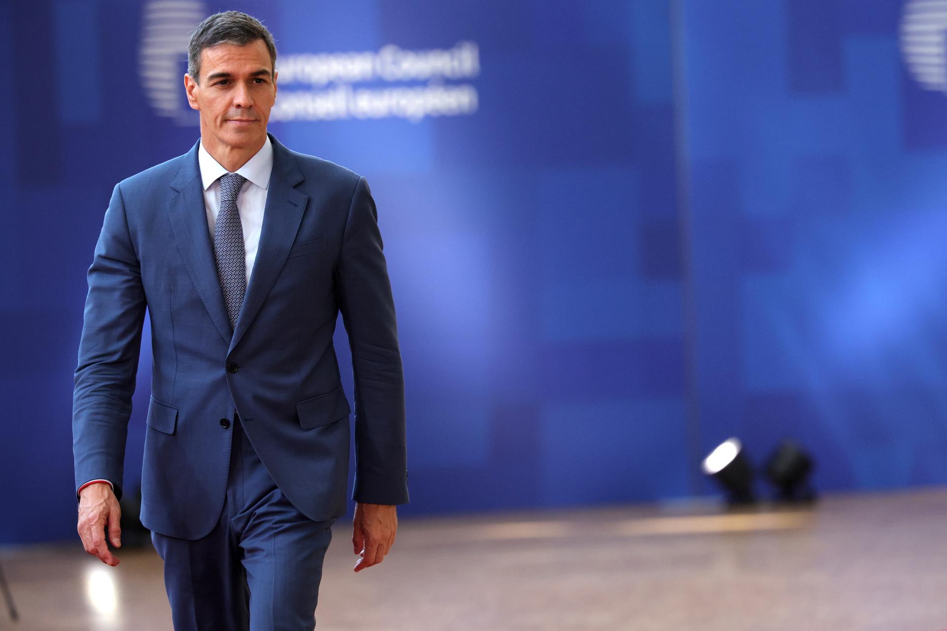 Brussels (Belgium), 18/06/2026.- Spain's Prime Minister Pedro Sanchez arrives for the European Council summit in Brussels, Belgium, 18 June 2026. European leaders are gathering in Brussels for a two-day meeting packed with pressing geopolitical and economic issues. (Bélgica, España, Bruselas) EFE/EPA/OLIVIER MATTHYS