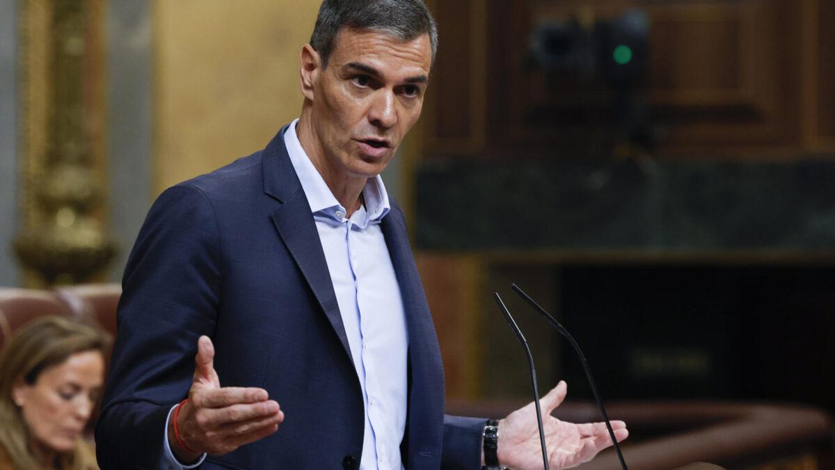 MADRID, 24/06/2026.- El presidente del Gobierno, Pedro Sánchez durante su alegato final a los grupos opositores durante la comparecencia del jefe del Ejecutivo para dar explicaciones de los casos judiciales que afectan a su entorno político este miércoles en el Congreso de los Diputados en Madrid. EFE/J.J.Guillén