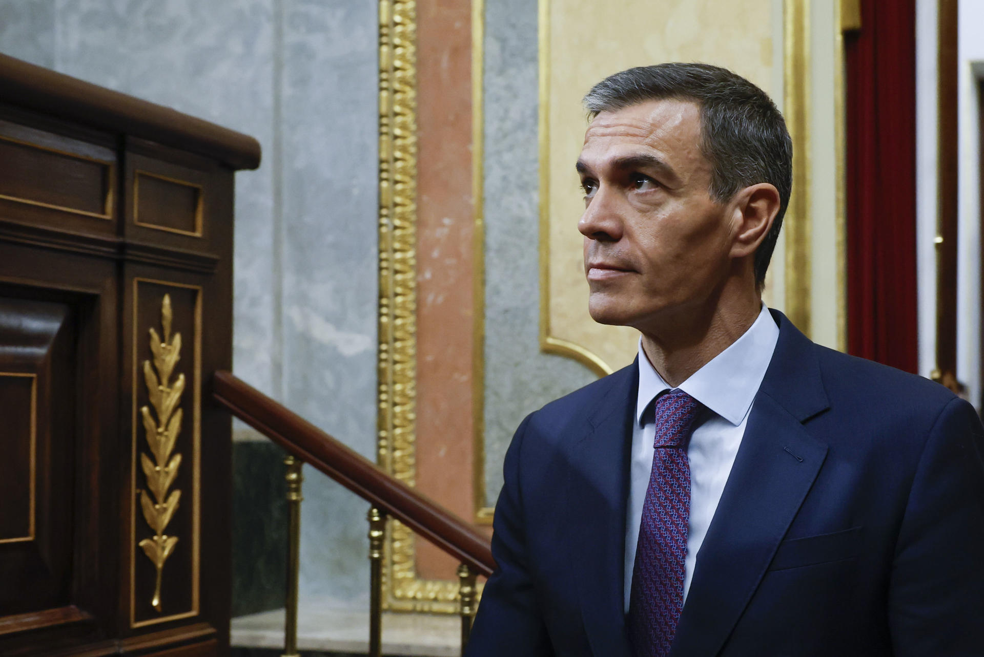 MADRID, 10/06/2026.- El presidente del Gobierno, Pedro Sánchez, a su llegada al hemiciclo para asistir a la sesión de control al Gobierno, este miércoles, en el Congreso de los Diputados. EFE/J.J. Guillén