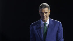 GRAFCAT3530 BARCELONA 03/06/2026.- El presidente del Gobierno, Pedro Sánchez, durante su intervención este mediodía en la reunión anual del Cercle d, Economía ante representantes políticos y económicos un día después de que Junts retara al líder del PP, Alberto Núñez Feijóo, a reunirse con Carles Puigdemont en Waterloo para hablr de un moción de censura. EFE/ Quique Garcia
