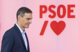 MADRID, 01/06/2026.- El secretario general del PSOE, Pedro Sánchez, a su llegada a la reunión de la Comisión Ejecutiva del PSOE este lunes en Madrid. EFE/ Eva Ercolanese/PSOE SOLO USO EDITORIAL/SOLO DISPONIBLE PARA ILUSTRAR LA NOTICIA QUE ACOMPAÑA (CRÉDITO OBLIGATORIO)