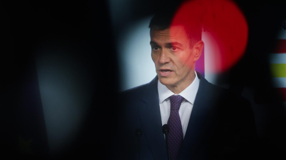 BRUSSELS (Belgium), 19/06/2026.- Spanish Prime Minister Pedro Sanchez speaks at a press conference at the European Council summit in Brussels, Belgium, 19 June 2026. EU heads of state and government meet to discuss the European Union's next long-term budget for 20282034, competitiveness, defence financing, migration, and the situation in the Middle East. (Bélgica, Bruselas) EFE/EPA/OLIVIER HOSLET