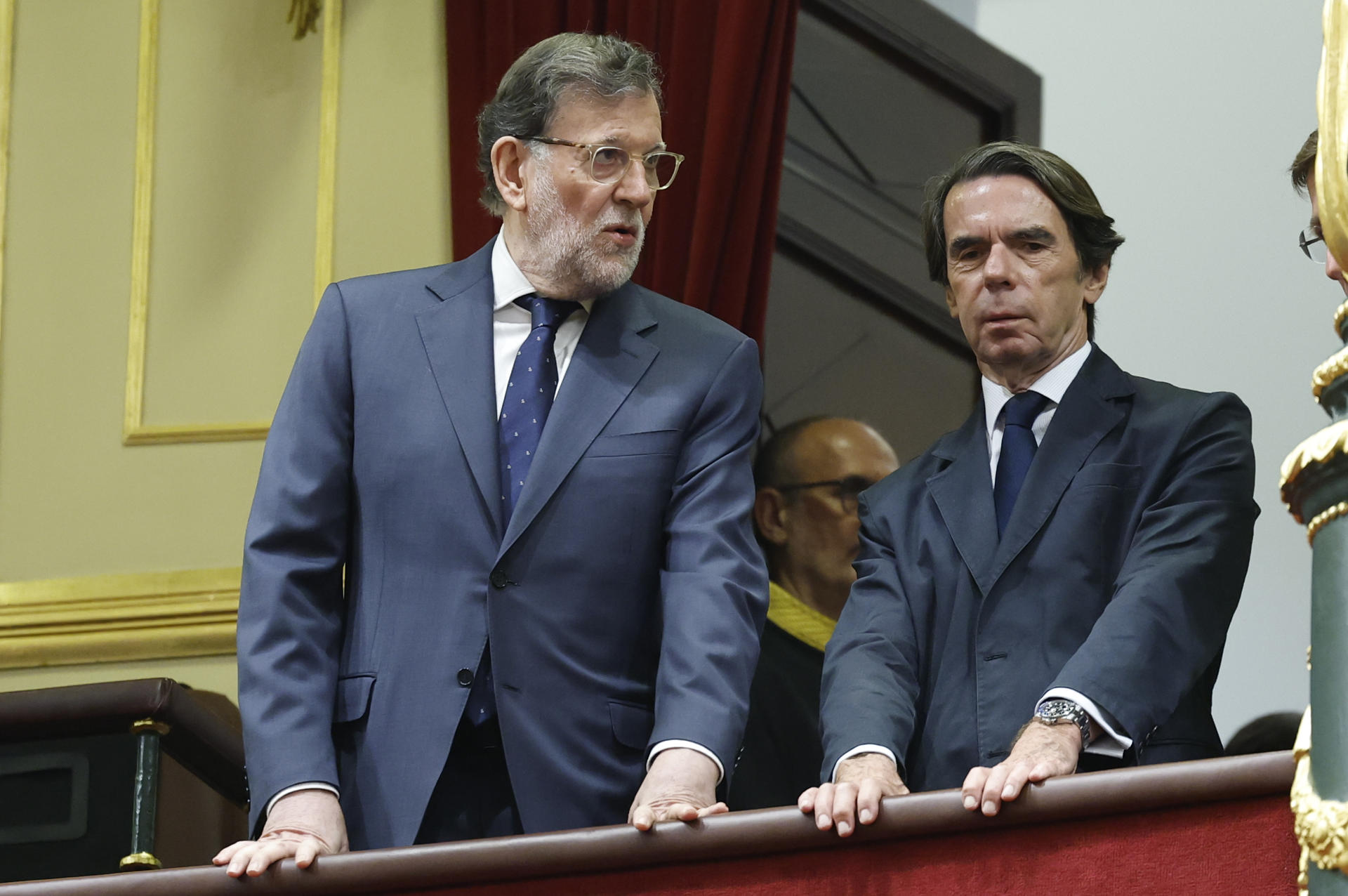 MADRID (ESPAÑA), 08/06/2026.- Los expresidentes del Gobierno José María Aznar (d) y Mariano Rajoy (i) en la tribuna de invitados del Congreso de los diputados donde el papa León XIV pronuncia este lunes un esperado e histórico discurso en las Cortes durante su visita a España. EFE/ Chema Moya