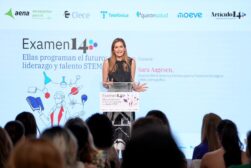 La vicepresidenta tercera en la clausura de la Jornada STEM de Artículo14