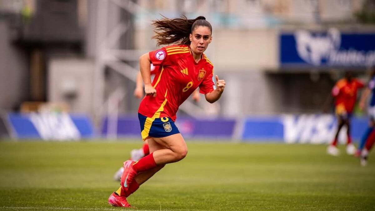 Ainoa Gómez en un partido con la selección española sub-19.