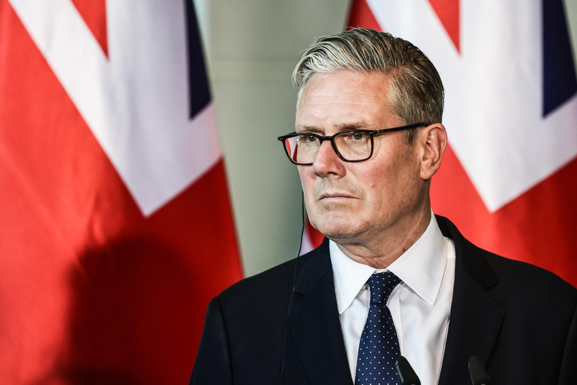 BERLIN (Germany), 24/06/2026.- British Prime Minister Keir Starmer attends a press conference during a meeting of the heads of state of the E5 at the Chancellery in Berlin, Germany, 24 June 2026. Berlin hosts a meeting of the heads of state of the E5, Europe's five largest nations by defense spending (Germany, France, the United Kingdom, Italy, and Poland). (Francia, Alemania, Italia, Polonia, Reino Unido) EFE/EPA/FILIP SINGER