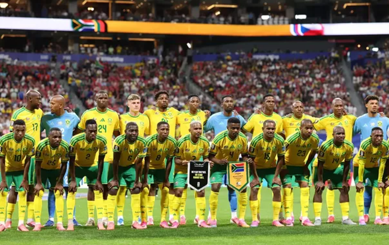 Los jugadores de la selección de Sudáfrica antes del partido contra la República Checa en el Mundial 2026