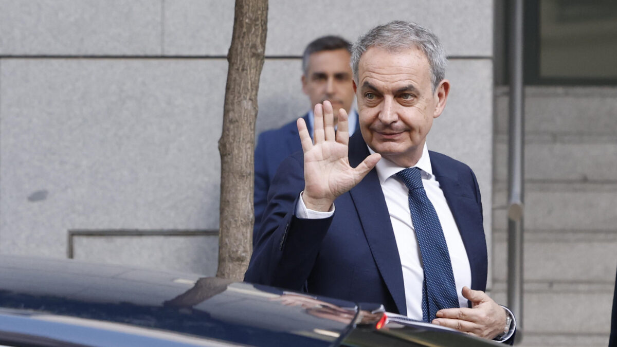 FOTODELDÍA MADRID, 17/06/2026.- El expresidente del Gobierno, José Luis Rodríguez Zapatero, llega a la Audiencia Nacional para declarar como investigado por organización criminal, tráfico de influencias y falsedad en la causa sobre el préstamo a la compañía aérea Plus Ultra. EFE/ J.J.Guillen