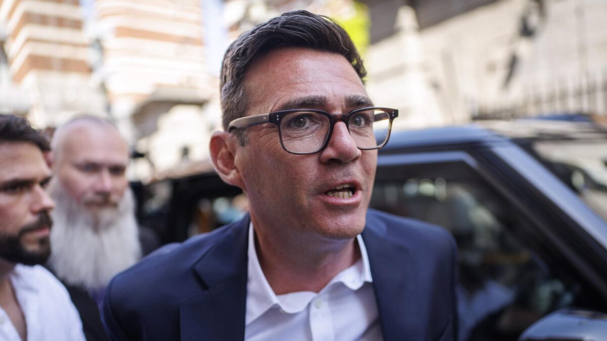 LONDON (United Kingdom), 22/06/2026.- Newly elected Member of Parliament for Makerfield, Andy Burnham arrives at the Houses of Parliament in Westminster, London, Britain, 22 June 2026. Following the resignation of British Prime Minister Keir Starmer, Burnham has confirmed he will stand to replace Starmer and become British Prime Minister. (Reino Unido, Londres) EFE/EPA/Tolga Akmen