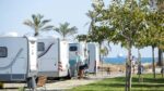 Comienza la guerra contra las caravanas y las cámper en las playas: habrá desalojos masivos