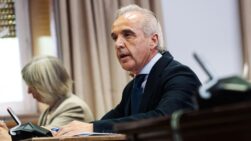 El senador y alcalde socialista de la localidad gaditana de Villaluenga del Rosario, Alfonso Moscoso.