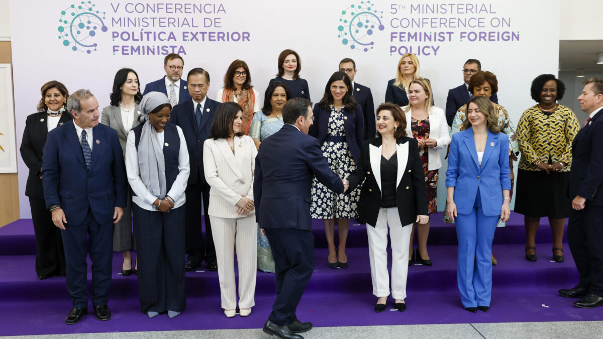 MADRID , 02/06/2026.- El ministro de Asuntos Exteriores, José Manuel Albares (c) durante su asistencia a la inauguración de la Conferencia Ministerial de Política Exterior Feminista, este martes en Madrid. EFE/ Chema Moya