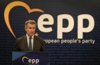 El presidente del PP, Alberto Núñez Feijóo, en la sede del Partido Popular Europeo en Bruselas