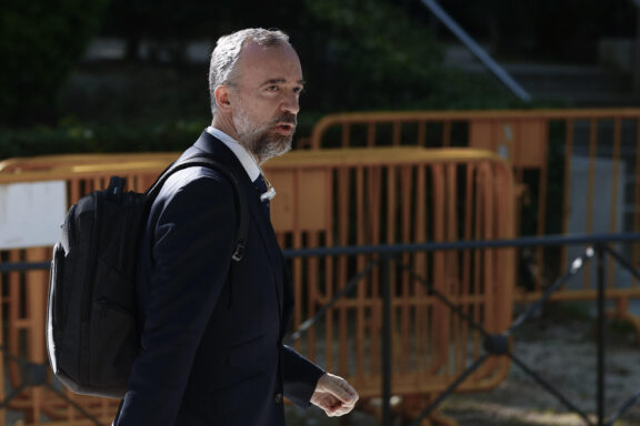 MADRID, 14/05/2026.- El ex número dos de Interior Francisco Martínez a su llegada este jueves a la Audiencia Nacional para la vigésima jornada del juicio del caso Kitchen, la presunta trama parapolicial contra el extesorero del PP Luis Bárcenas, que abordará con un perito los supuestos mensajes del exministro del Interior Jorge Fernández Días que el ex número dos de Interior Francisco Martínez registró ante notario. EFE/ Rodrigo Jiménez