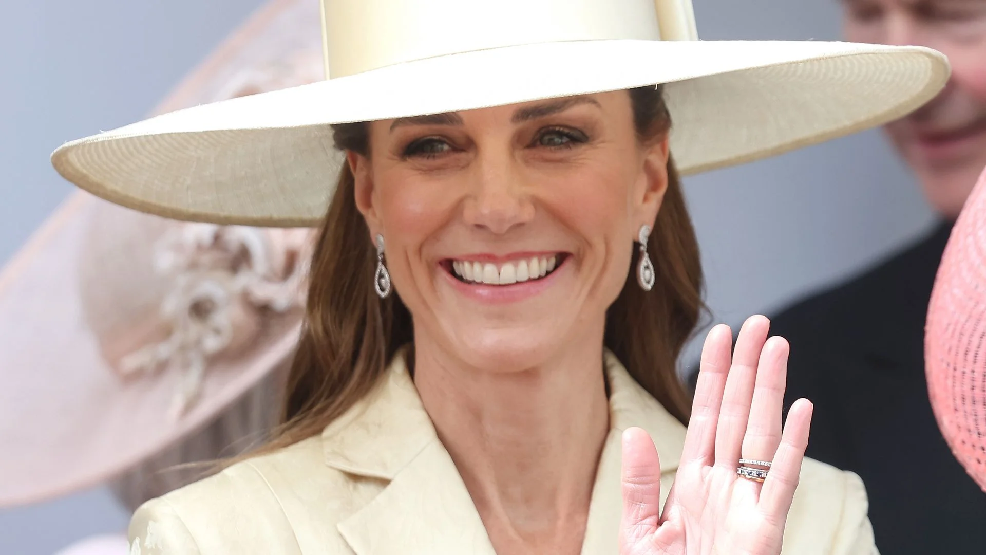 Kate Middleton recupera los pendientes de su boda
