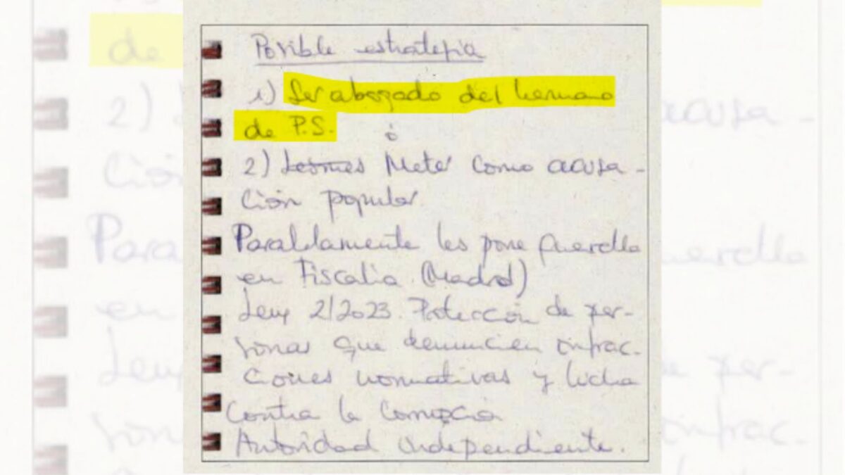 Anotación de Leire Díez en una libreta en la que se refleja que P.S en Pedro Sánchez.