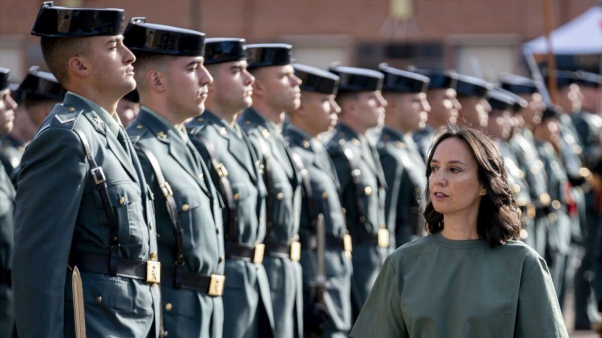 La directora general de la Guardia Civil, Mercedes González, en un desfile.