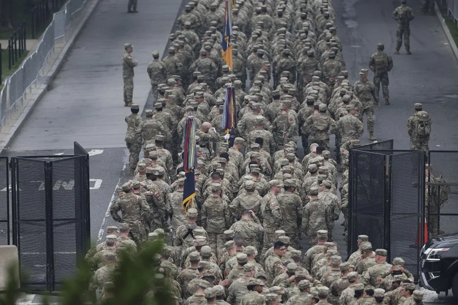 Militares estadounidenses durante un desfile militar