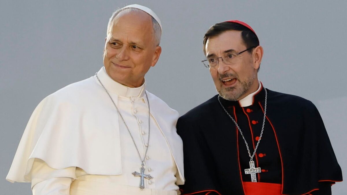 León XIV y el arzobispo de Madrid, el cardenal José Cobo.
