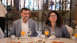 El candidato de Por Andalucía a la Presidencia de la Junta, Antonio Maíllo, junto a la coordinadora general de Podemos Andalucía, Raquel Martínez.