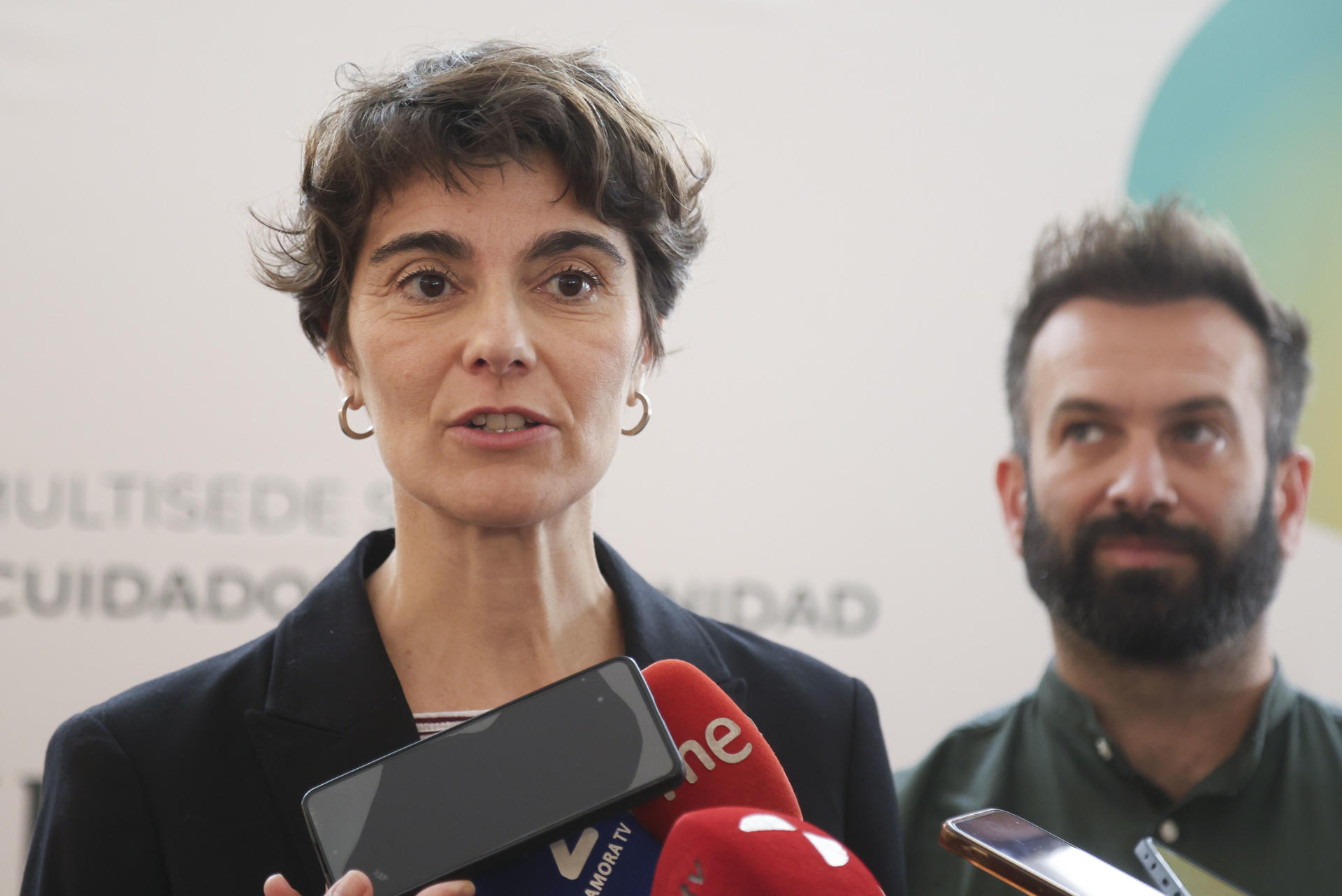 ZAMORA (ESPAÑA), 13/05/2026.-La Secretaria de Estado de Derechos Sociales, Rosa Martinez durante el I Congreso Multisede sobre Servicios Sociales, Cuidados y Comunidad 'Los Cuidados que queremos' que se celebra este miércoles en Zamora. EFE/Mariam A. Montesinos