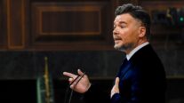 El portavoz de ERC, Gabriel Rufián interviene tras la comparecencia del jefe del Ejecutivo para dar explicaciones de los casos judiciales que afectan a su entorno político este miércoles en el Congreso de los Diputados en Madrid