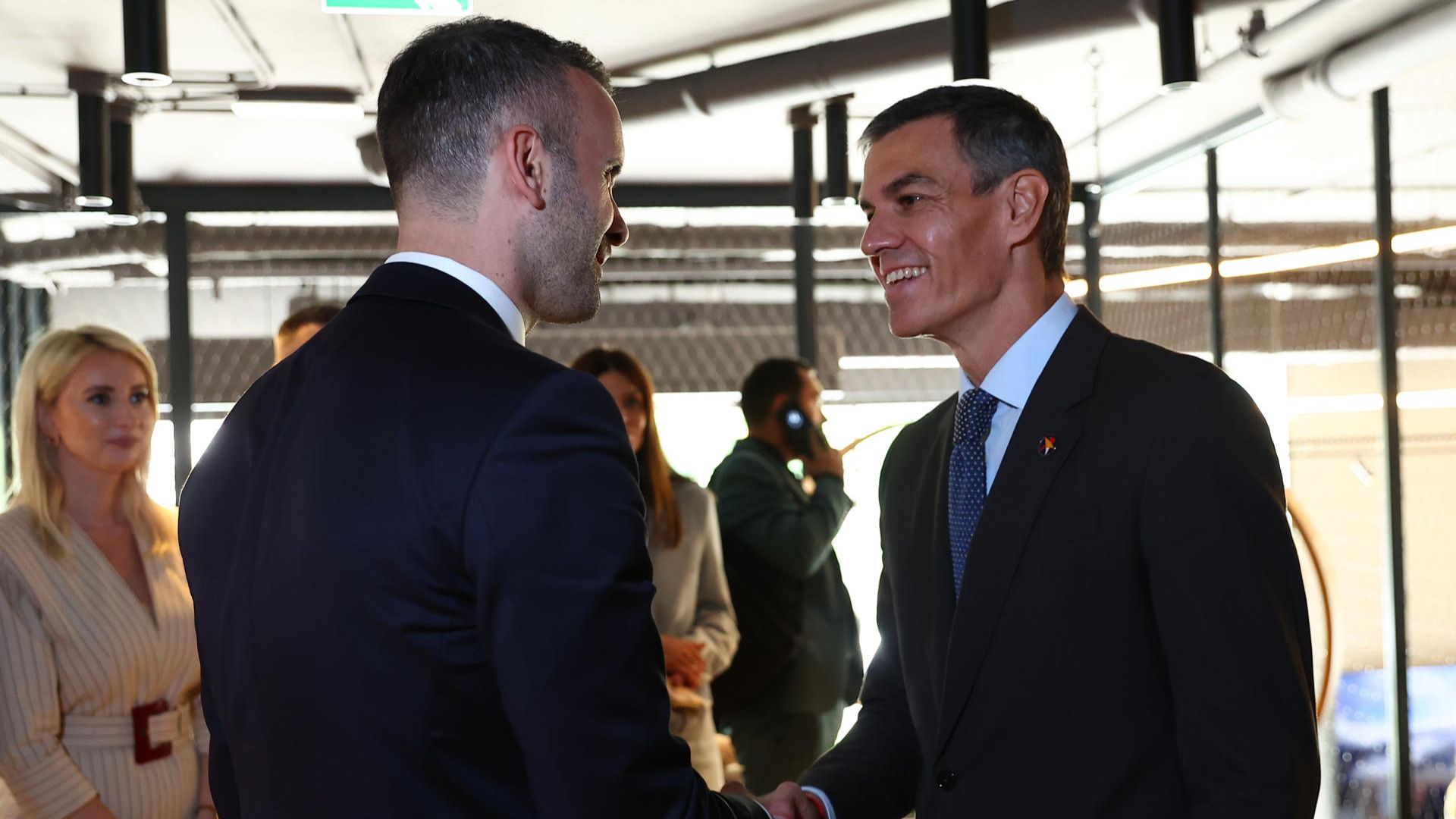 El presidente del Gobierno, Pedro Sánchez, y el primer ministro de Montenegro, Milojko Spajić.