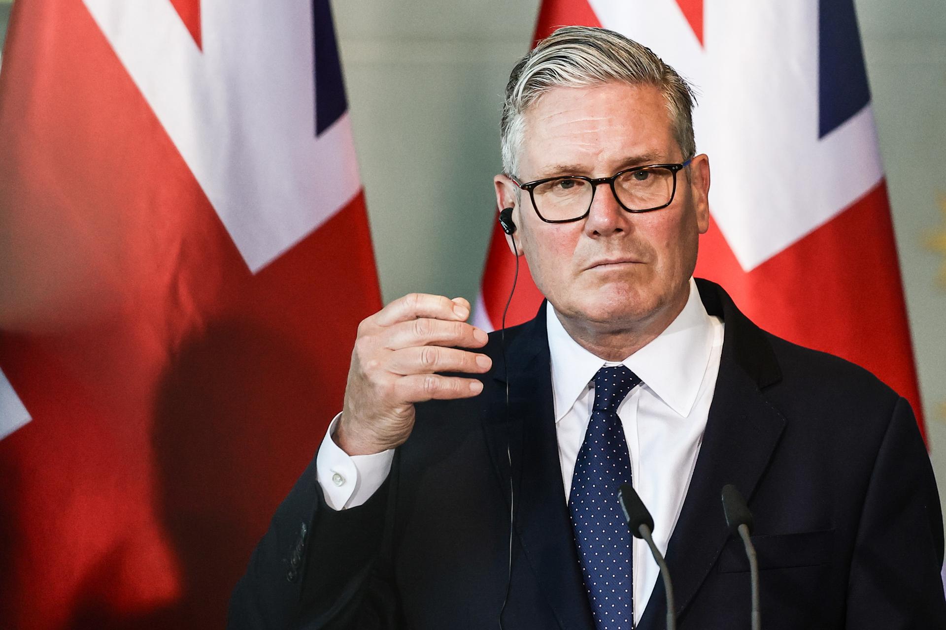 BERLIN (Germany), 24/06/2026.- British Prime Minister Keir Starmer attends a press conference during a meeting of the heads of state of the E5 at the Chancellery in Berlin, Germany, 24 June 2026. Berlin hosts a meeting of the heads of state of the E5, Europe's five largest nations by defense spending (Germany, France, the United Kingdom, Italy, and Poland). (Francia, Alemania, Italia, Polonia, Reino Unido) EFE/EPA/FILIP SINGER