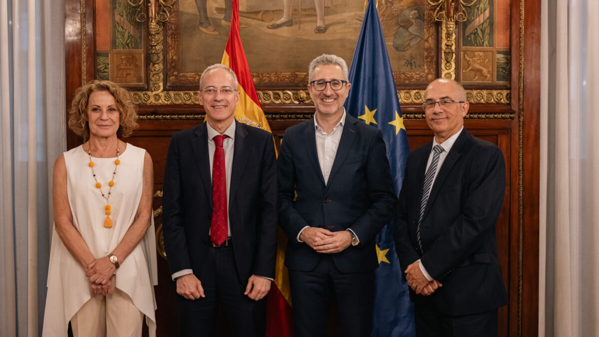 La exdirectora Soledad Fernández y el director de la AEAT,