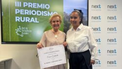 Carmen Quintanilla, recibiendo el Premio al Compromiso Rural.