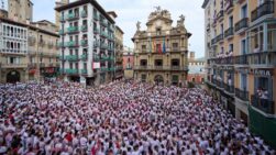 Chupinazo de San Fermín - Sociedad