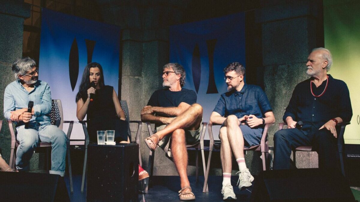 Mesa de conversos en el Observatorio de lo Invisible, con Fabrice Hadjadj, Maider M. Errasti, David Arratibel, Ernesto Castro y Lluís Homar