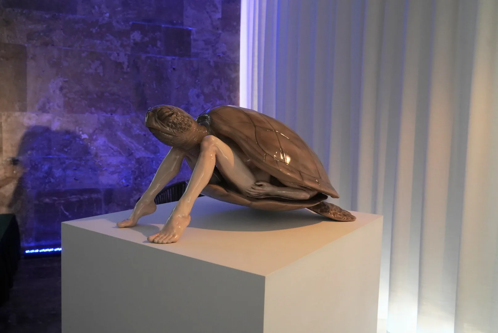 La escultura 'Cuerpo en refugio', de la artista Ángela Enero Febrero.