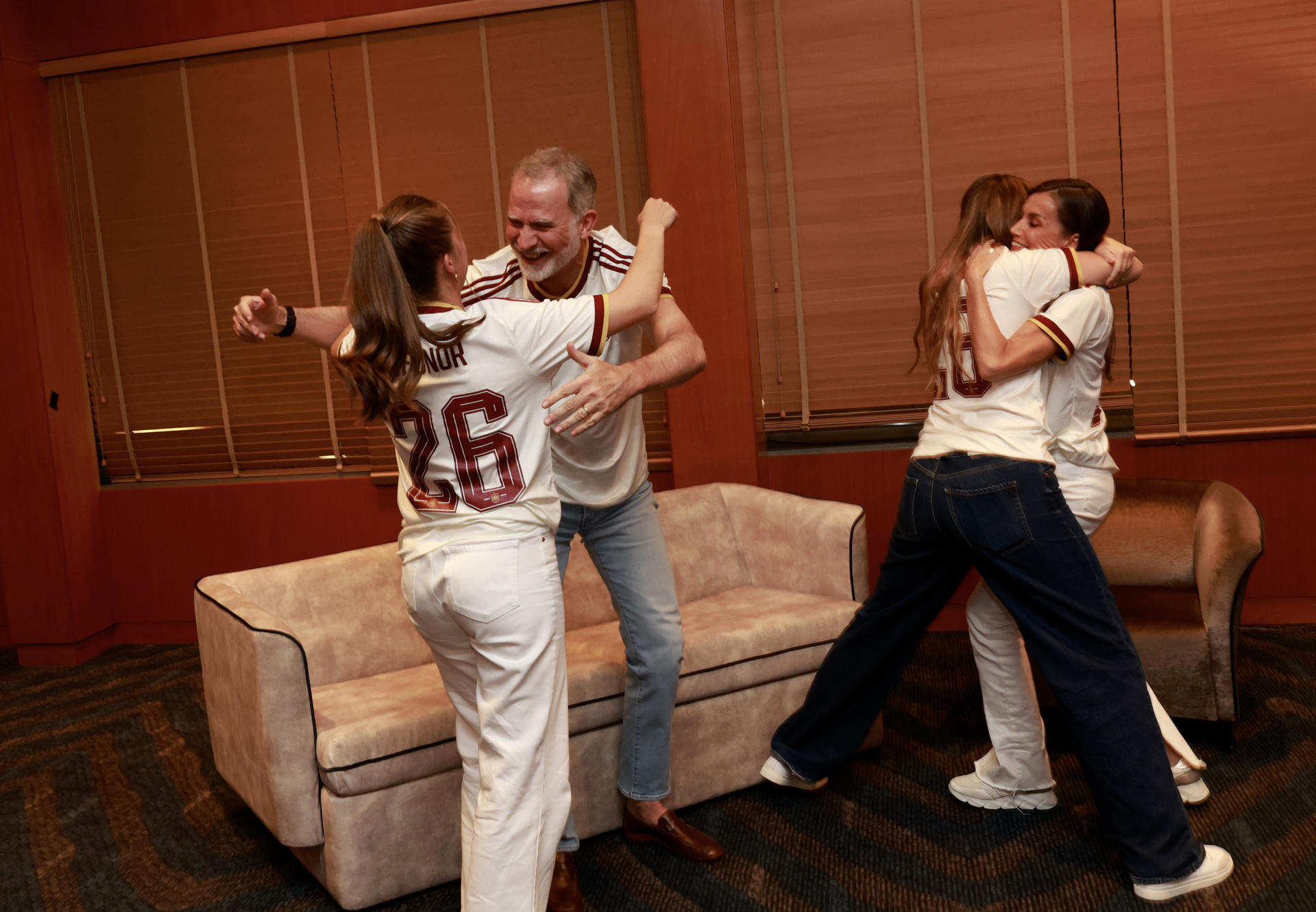 BARCELONA, 15/07/2026.- La familia real celebra este martes desde un hotel de Barcelona la victoria de España en el encuentro correspondiente a las semifinales del Mundial 2026 que han disputado España y Francia en la ciudad estadounidense de Dallas. EFE / Francisco Gómez / Casa Real. ***SOLO USO EDITORIAL / SOLO USO DISPONIBLE PARA ILUSTRAR LA NOTICIA QUE ACOMPAÑA/ (CRÉDITO OBLIGATORIO)***.