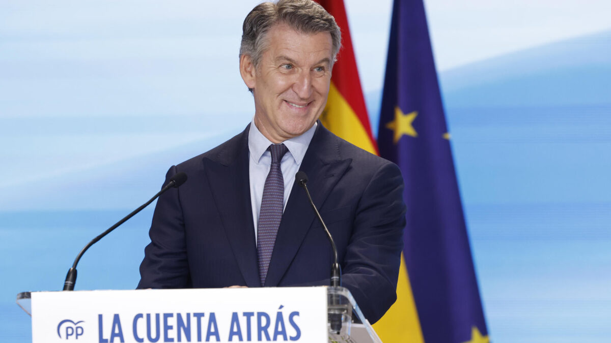 MADRID, 22/07/2026.- El líder del PP, Alberto Núñez Feijóo, hace balance del curso político y de la marcha de la legislatura, con la mirada puesta en las causas judiciales que afectan al PSOE y al Gobierno y la falta de apoyos parlamentarios del Ejecutivo, este miércoles en Madrid. EFE/ Chema Moya