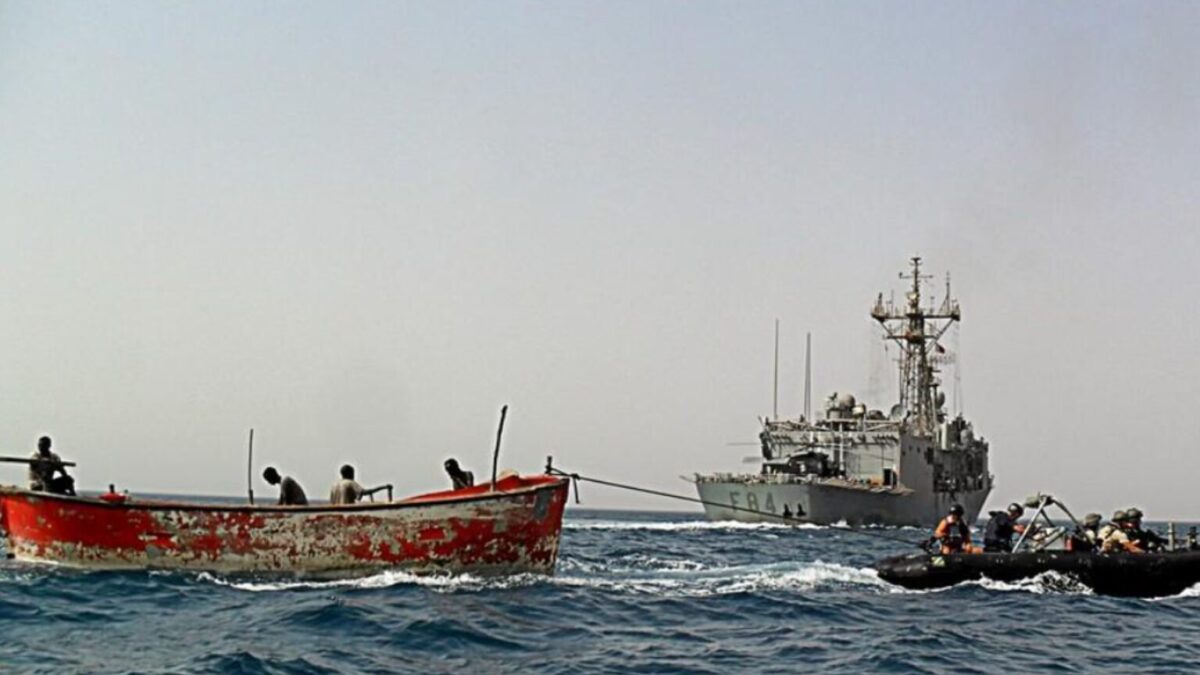 Fragata Sofía en un rescate en alta mar.
